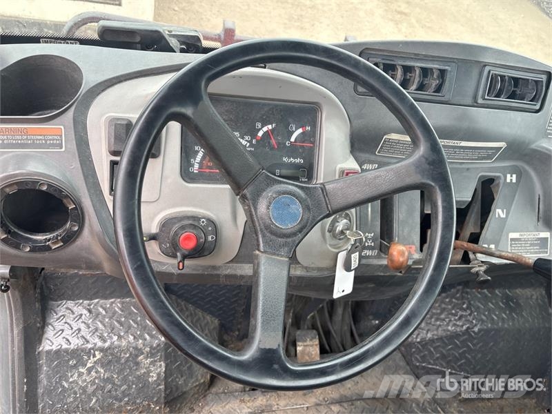 Kubota RTV11 Utility Vehicle ماكينات منفعة عامة