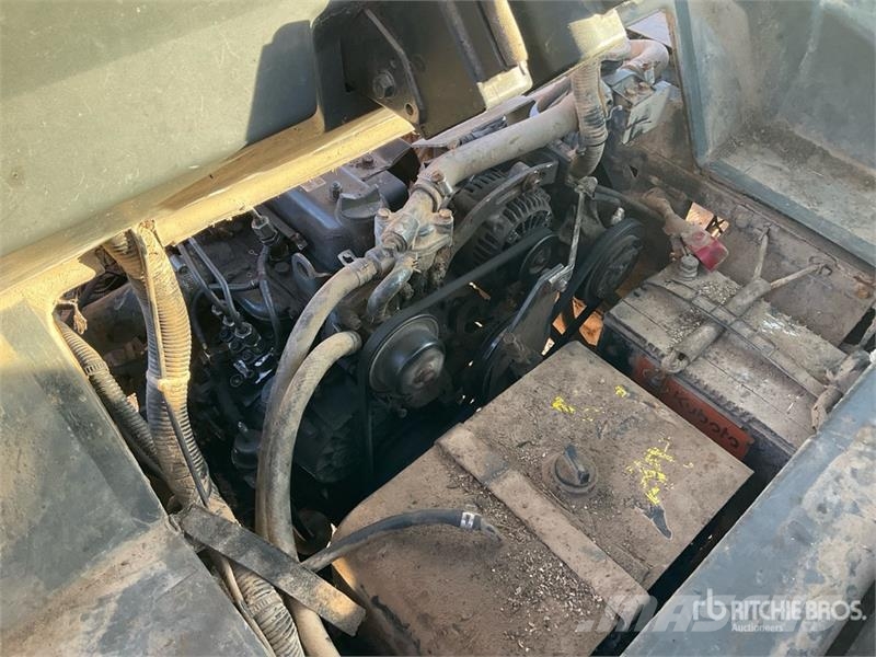 Kubota RTV1100 ماكينات منفعة عامة