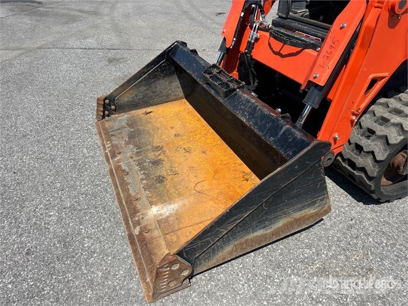 Kubota SVL65-2 High Flow Compact Track Loader Kompaktlaadurid