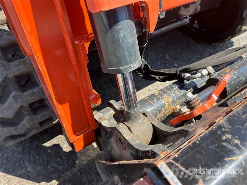 Kubota SVL65-2 High Flow Compact Track Loader Kompaktlaadurid