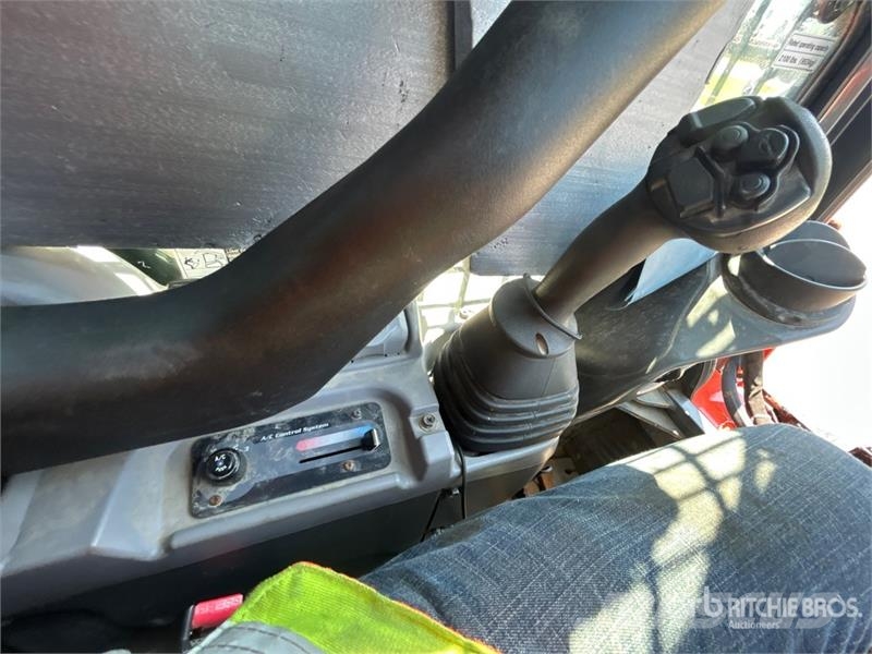 Kubota SVL65-2 High Flow Compact Track Loader Kompaktlaadurid