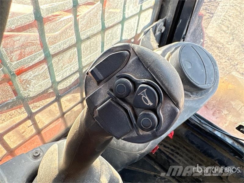Kubota SVL75-2 لوادر انزلاقية التوجيه