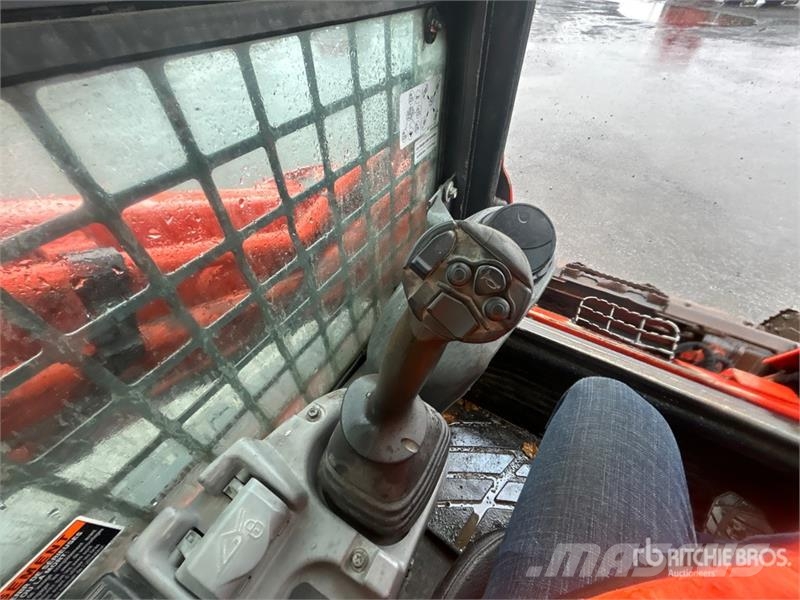 Kubota SVL75-2 لوادر انزلاقية التوجيه