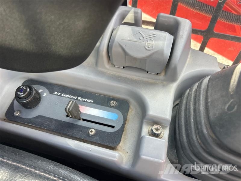 Kubota SVL75-2 لوادر انزلاقية التوجيه