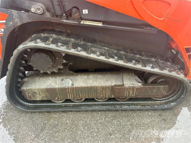 Kubota SVL75-2 لوادر انزلاقية التوجيه