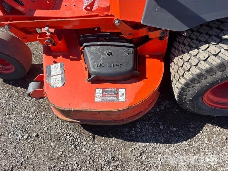 Kubota Z725KH Mobil çim biçme makineleri