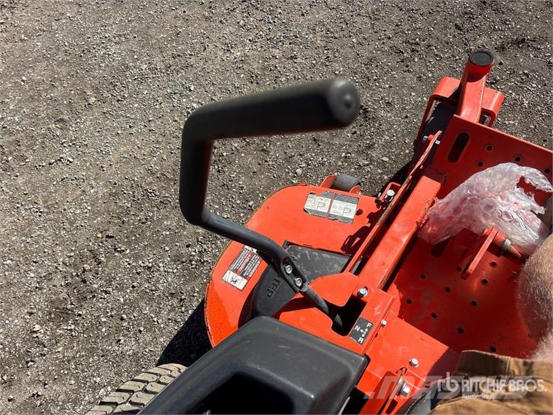 Kubota Z725KH Mobil çim biçme makineleri