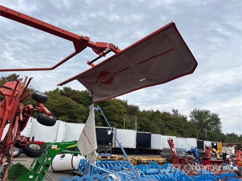 Kuhn GA7302DL 7.3 m 2 Rotor Hay Rake Pöyhimet ja haravat