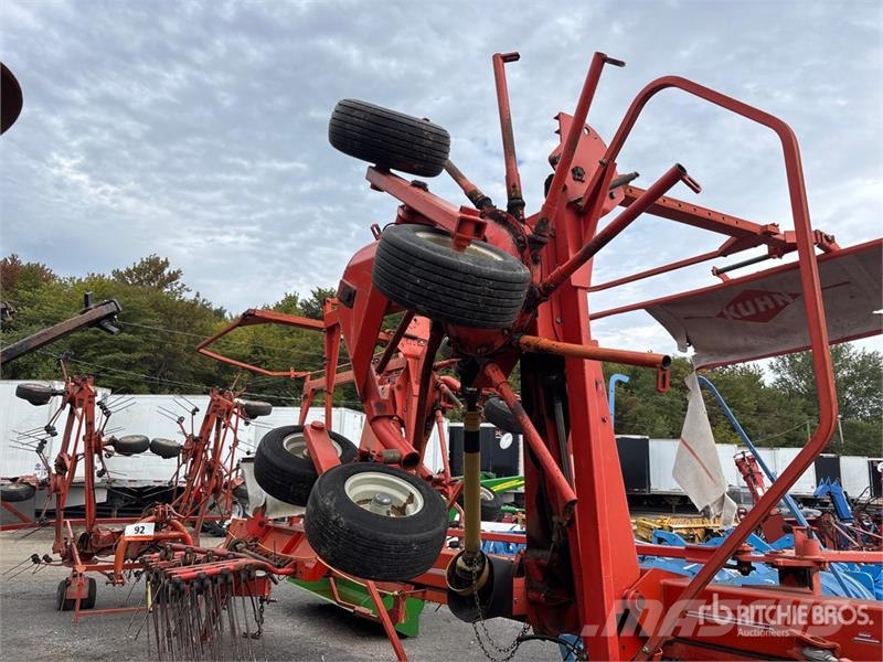 Kuhn GA7302DL 7.3 m 2 Rotor Hay Rake Pöyhimet ja haravat