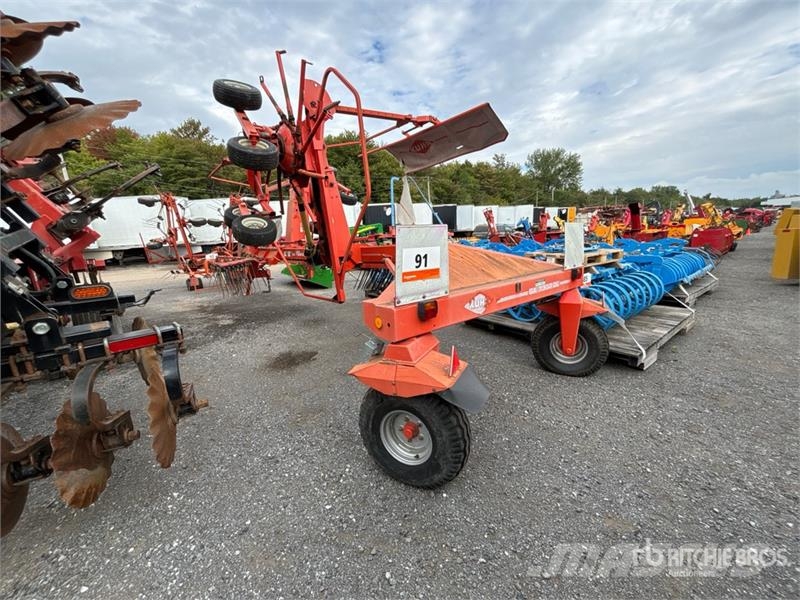 Kuhn GA7302DL 7.3 m 2 Rotor Hay Rake Pöyhimet ja haravat