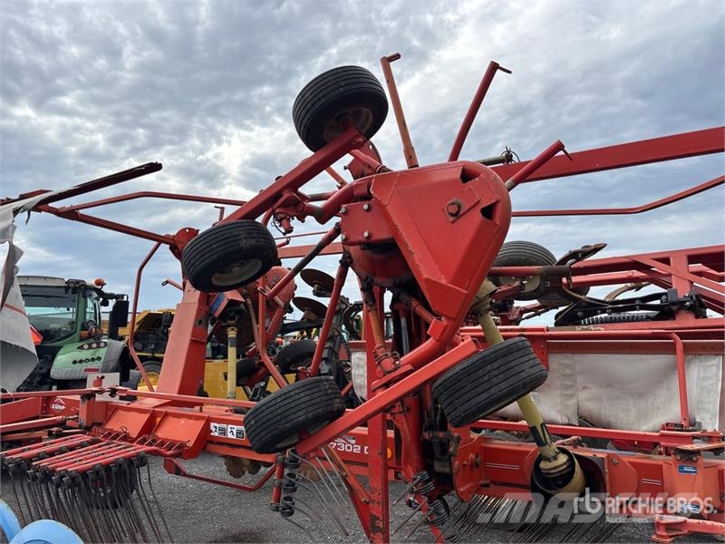 Kuhn GA7302DL 7.3 m 2 Rotor Hay Rake Pöyhimet ja haravat