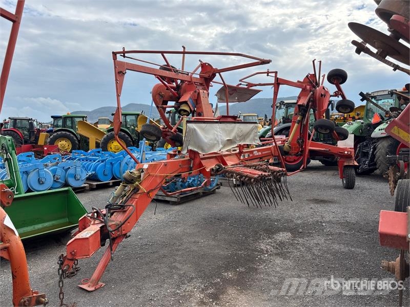 Kuhn GA7302DL 7.3 m 2 Rotor Hay Rake Pöyhimet ja haravat