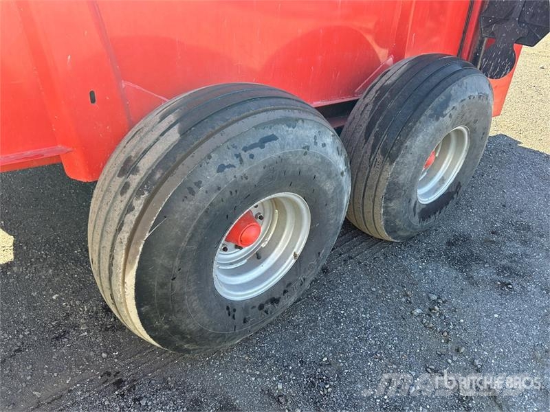 Kuhn PS242T Manure Spreader Kuivalannan levittimet