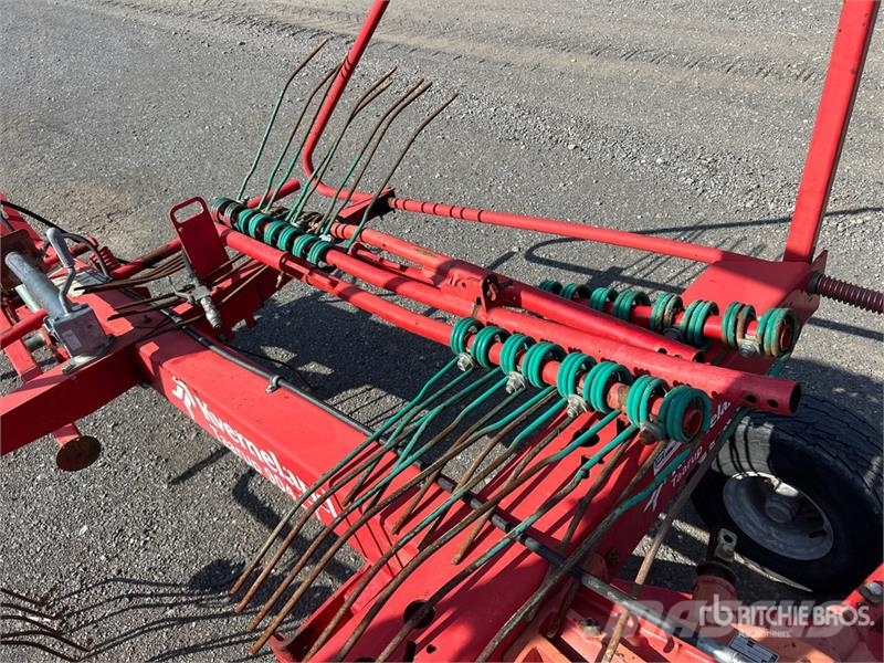 Kverneland Taarup 9042T 1 Rotor Hay Rake Schudders