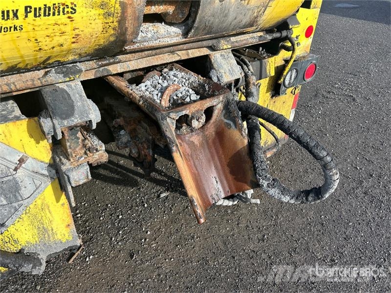 Lagacé 4-Season Spreader Box - Fits Truck Asphalt Maschinen Zubehör