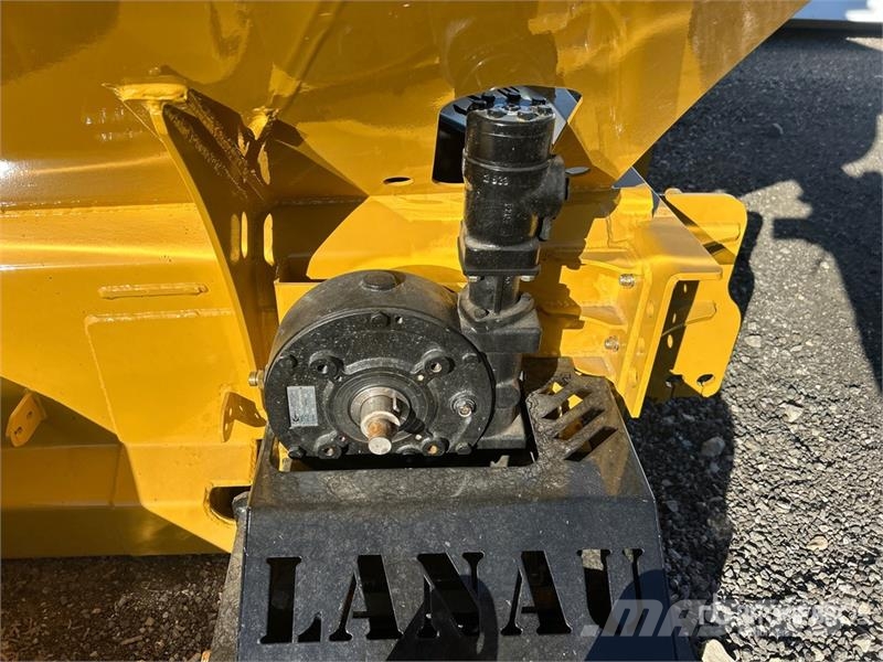  Lanau 14 ft Salt Spreader (Unused) معدات نشر الرمال والملح