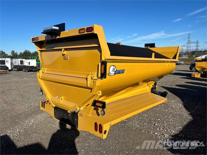  Lanau 14 ft Salt Spreader (Unused) معدات نشر الرمال والملح