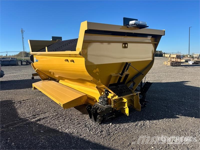  Lanau 14 ft Salt Spreader (Unused) معدات نشر الرمال والملح