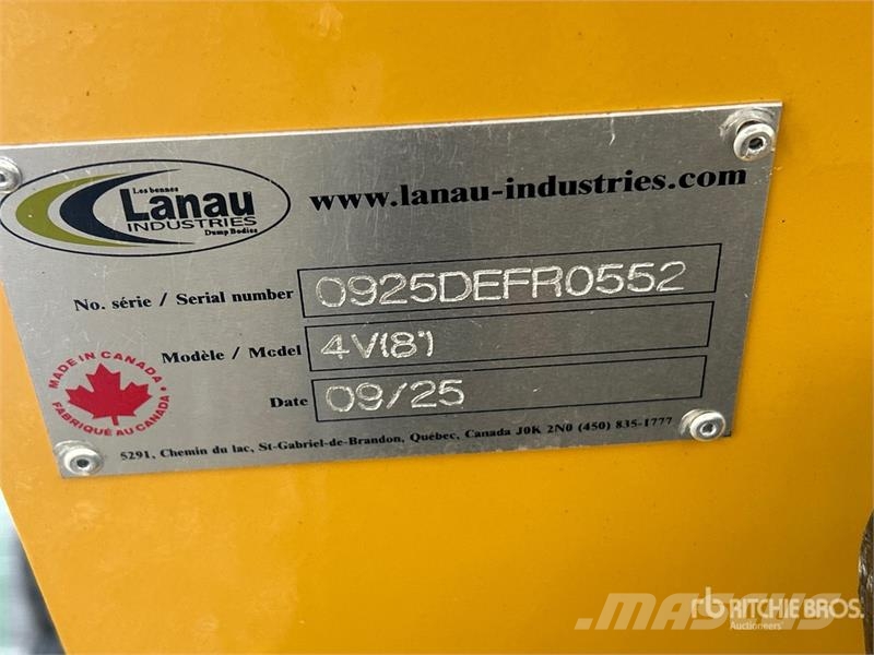 Lanau 8 ft Salt Spreader (Unused) Sableuse et saleuse