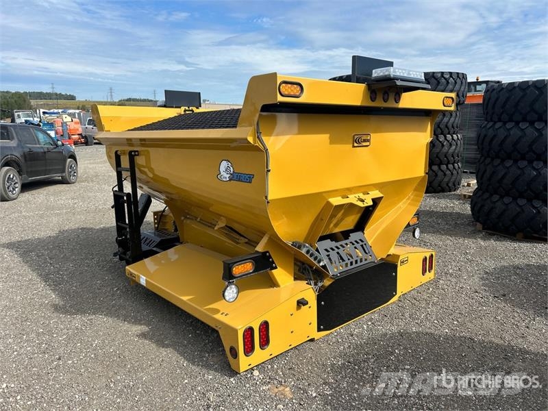 Lanau 8 ft Salt Spreader (Unused) Sableuse et saleuse