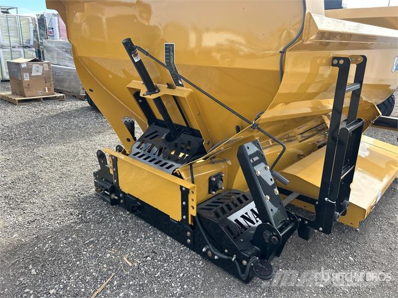 Lanau 8 ft Salt Spreader (Unused) Sableuse et saleuse