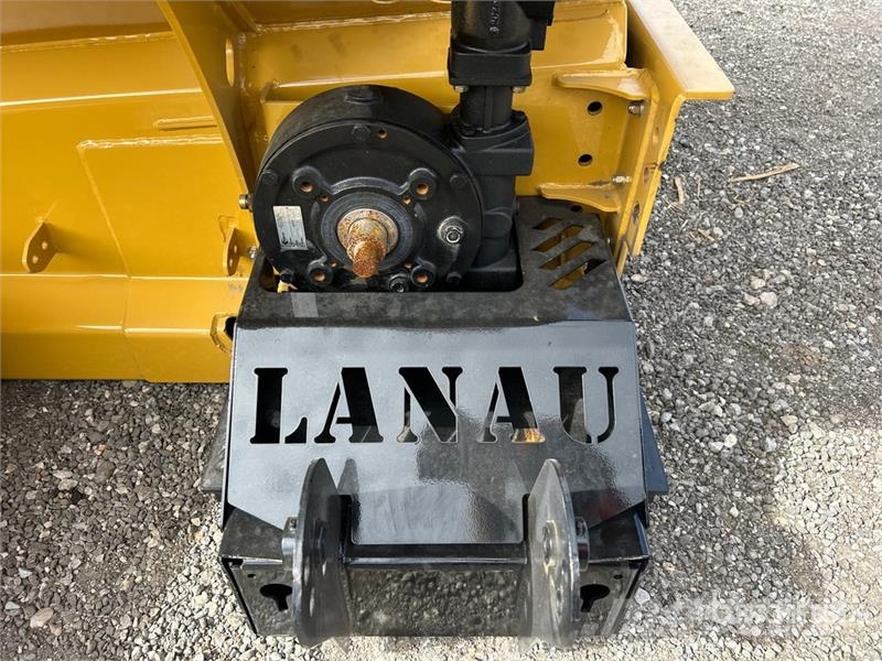Lanau 8 ft Salt Spreader (Unused) Sableuse et saleuse