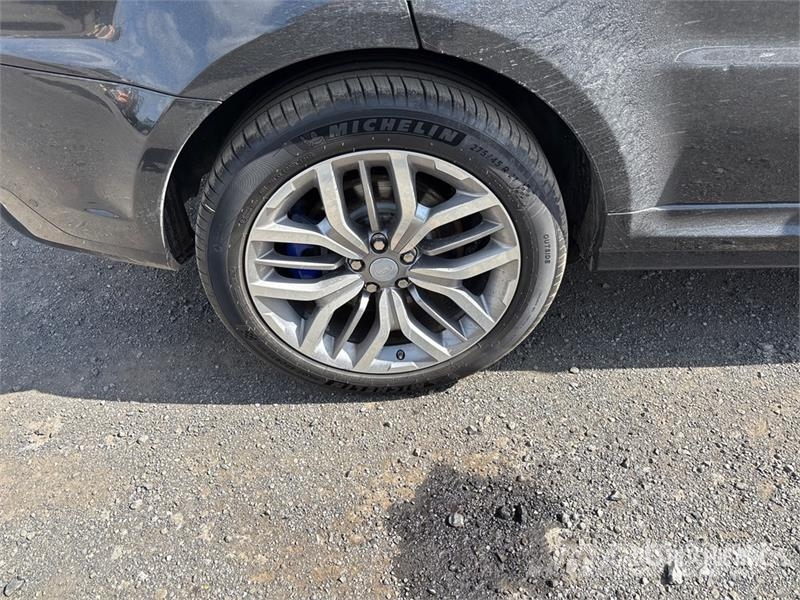 Land Rover SVR AWD SUV Kistehergépjárművek