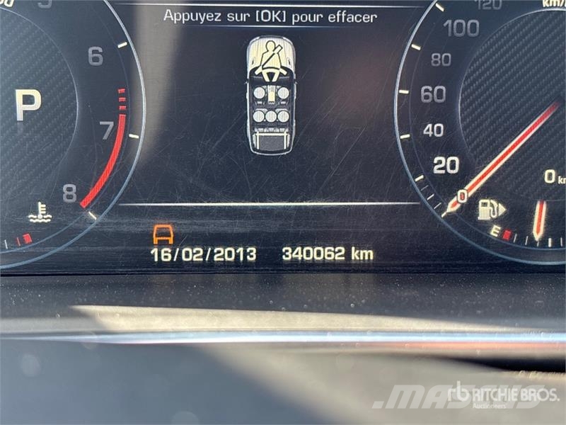 Land Rover SVR AWD SUV Kistehergépjárművek
