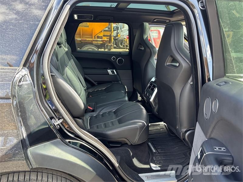 Land Rover SVR AWD SUV Kistehergépjárművek