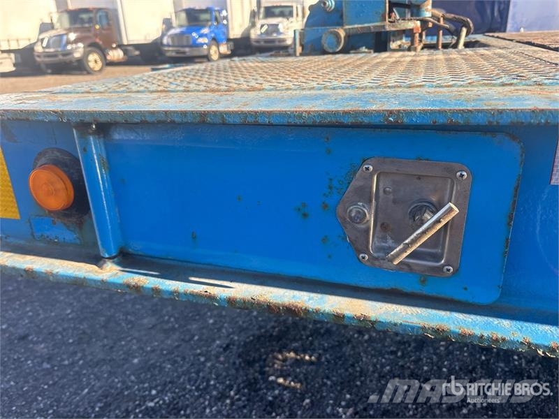 Landoll 455 52 ft Tri/A Hydraulic Tail Trailer 平板拖车