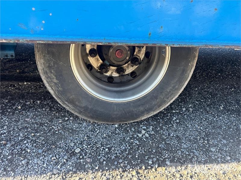 Landoll 455 52 ft Tri/A Hydraulic Tail Trailer 平板拖车