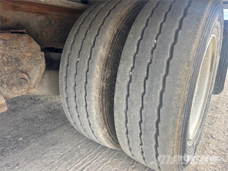 Landoll 455B 53 ft Tri/A Sliding Axle Trailer Низькорамні причепи