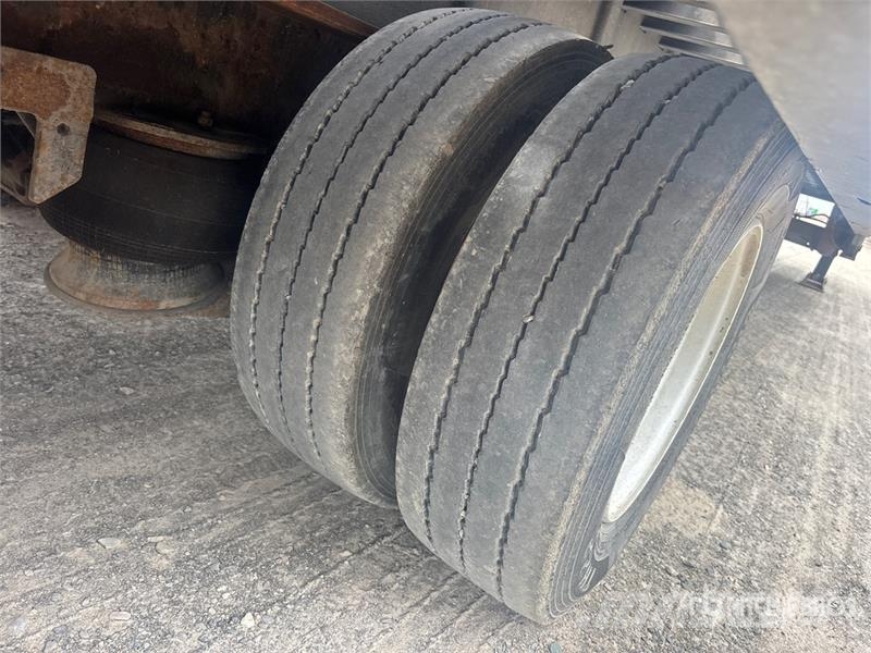 Landoll 455B 53 ft Tri/A Sliding Axle Trailer Низькорамні причепи