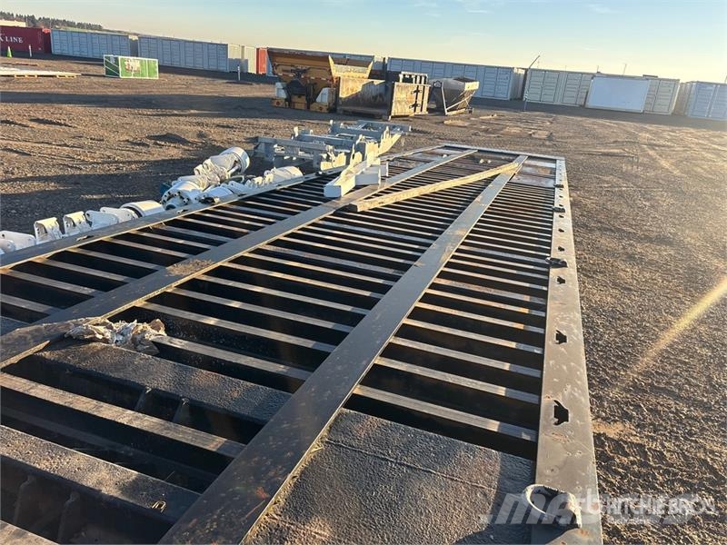 Landoll 48 ft Tri/A Tilt Deck Trailer 平板拖车