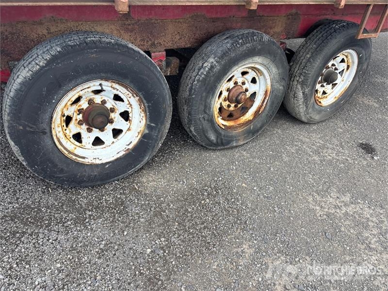 Laroche 10 ft Tri/A Utility Trailer Outros Reboques