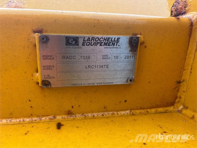  Larochelle 11 ft Snow Plow Lumiaurat