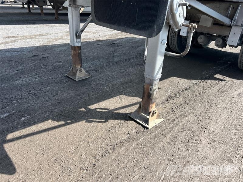 Larochelle 25 ft T/A End Dump Trailer Самоскиди
