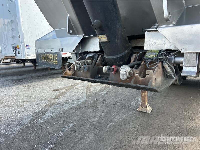 Larochelle 25 ft T/A End Dump Trailer Самоскиди