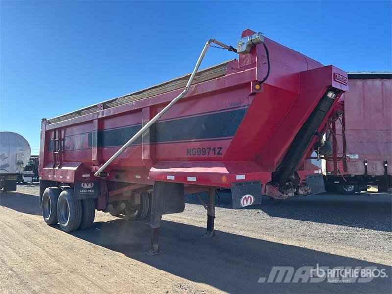 Larochelle 26 ft T/A End Dump Trailer مقطورات قلابة
