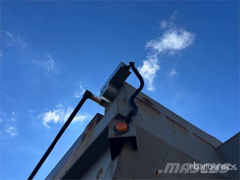 Larochelle 26 ft T/A End Dump Trailer 自卸拖车