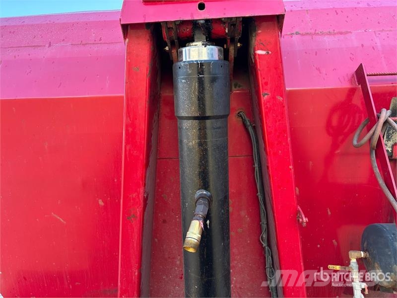 Larochelle 26 ft T/A End Dump Trailer مقطورات قلابة