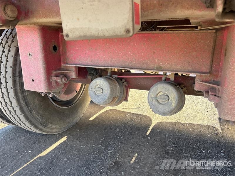 Larochelle 26 ft T/A End Dump Trailer مقطورات قلابة