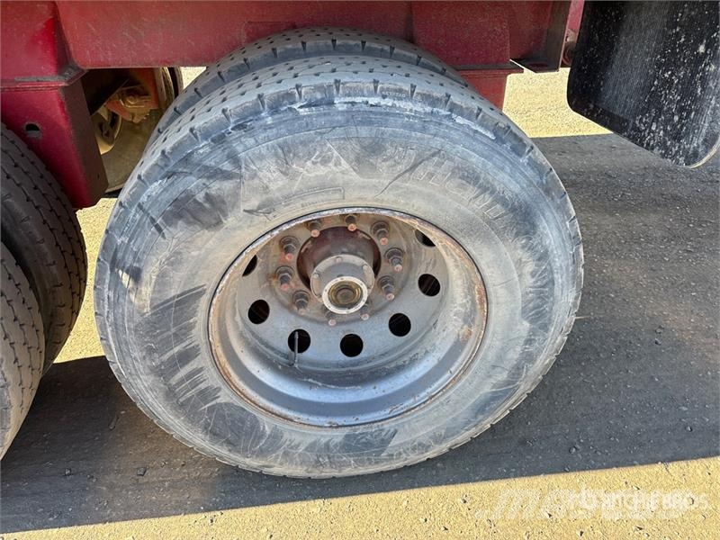 Larochelle 26 ft T/A End Dump Trailer مقطورات قلابة