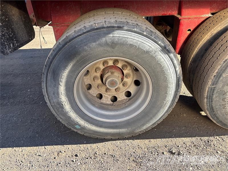 Larochelle 26 ft T/A End Dump Trailer مقطورات قلابة