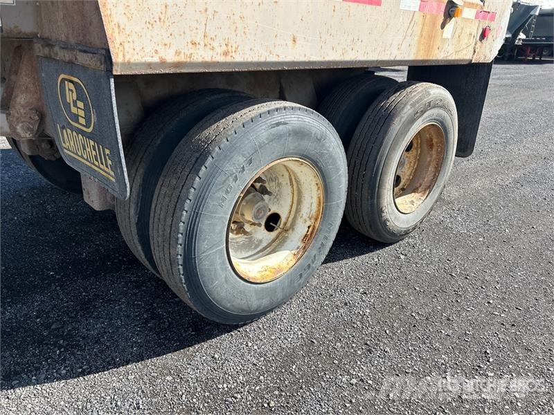 Larochelle 26 ft T/A End Dump Trailer 自卸拖车