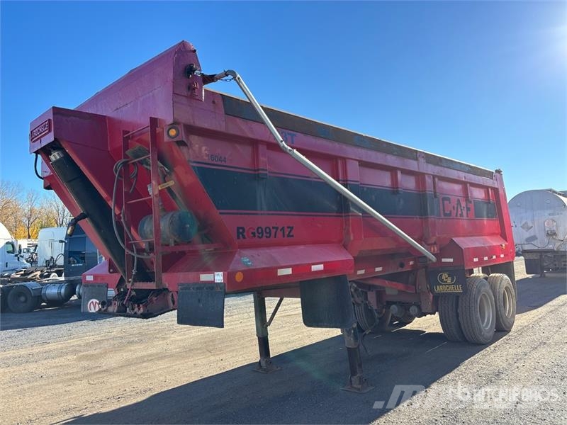 Larochelle 26 ft T/A End Dump Trailer مقطورات قلابة