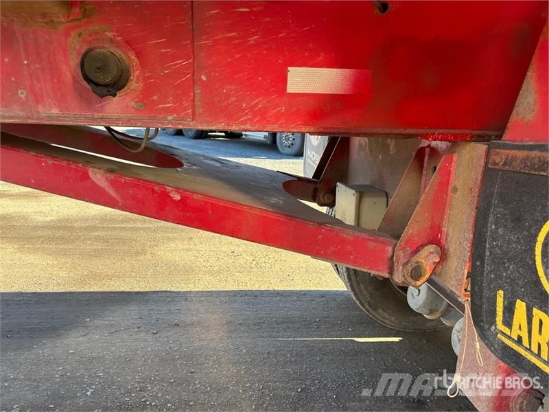 Larochelle 26 ft T/A End Dump Trailer مقطورات قلابة