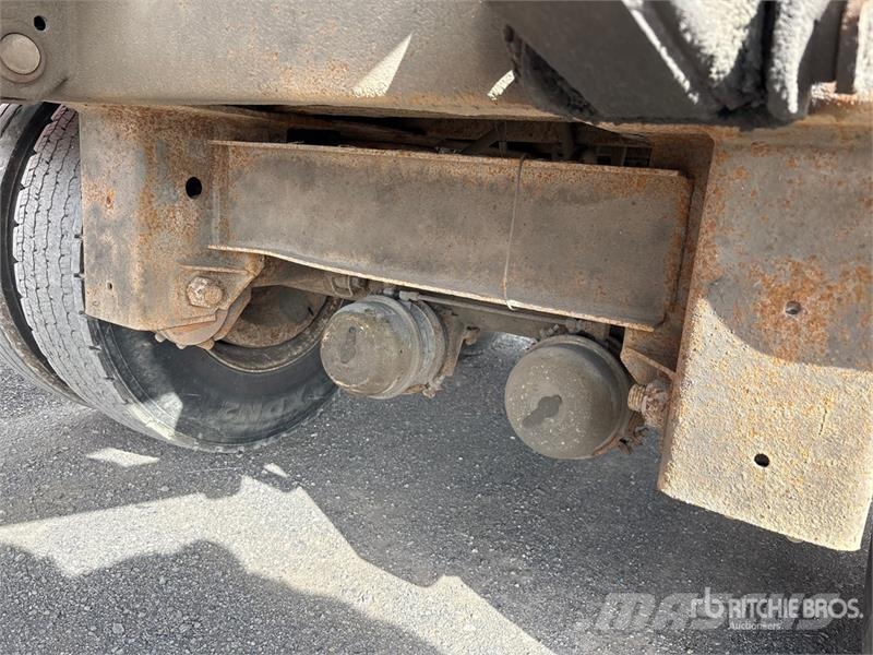 Larochelle M402D T/A Quarter Frame End Dump Traile Bañera