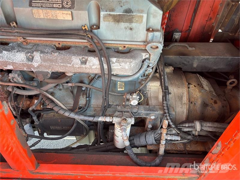 Larue 7060 8 ft 4x4 Hydraulic Snow Blower Sneeuwblazers