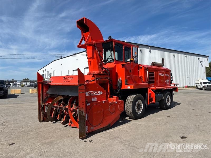 Larue 7060 8 ft 4x4 Hydraulic Snow Blower Sneeuwblazers